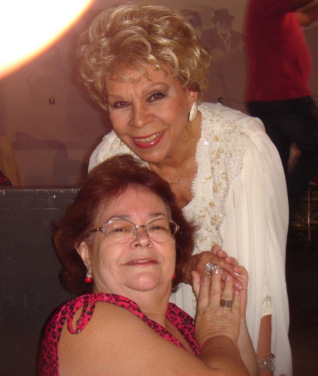 Graça Garcia (sentada) -  na foto com Ademilde Fonseca (In memorian) Ft Arq. pessoal da Graça