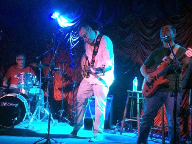 Eletroacordes banda Espaço 512 - divulgação.jpg